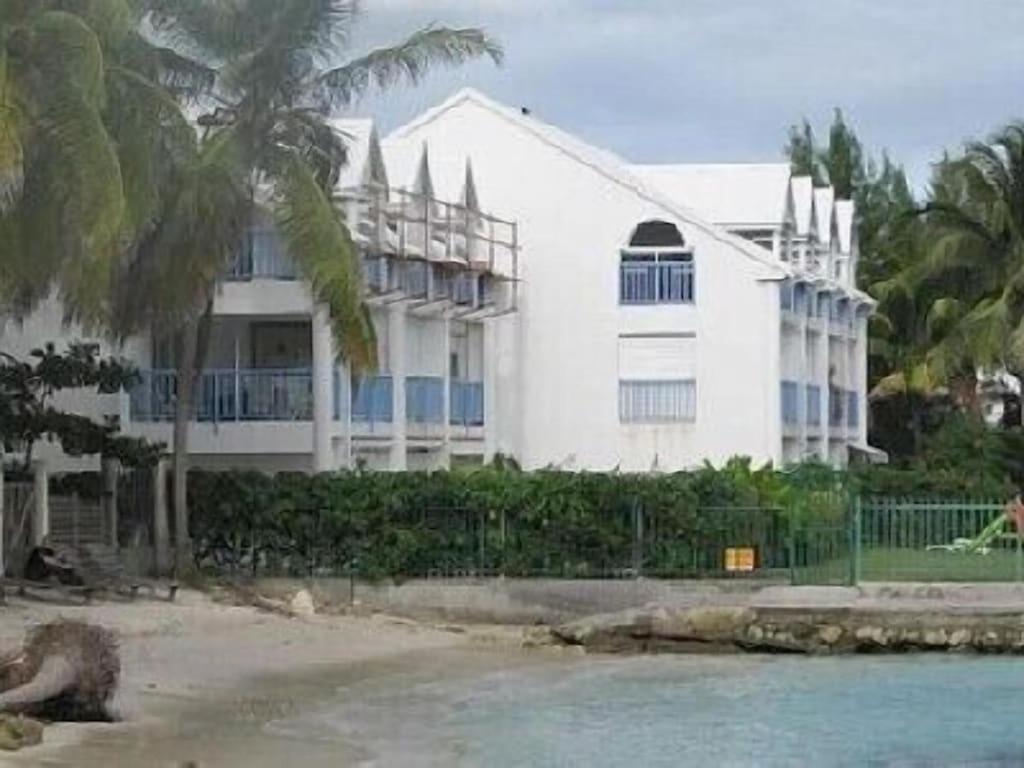Club Marine Face A La Mer Sainte-Anne  Exterior foto